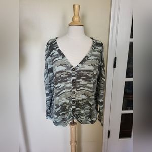 Womens long sleeve size large camo top
